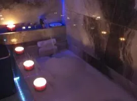 Luxury SPA Apartment Private Spa Tub & Sauna Old Town