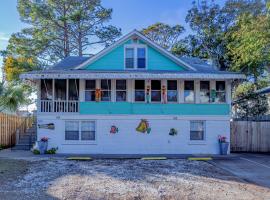 2 blocks to Bliss Tybee Beach, Minutes to Historic Savannah!，位于泰比岛的酒店