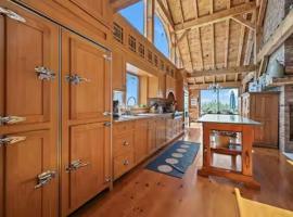 The Lakehouse at The Dunn Compound on the Lake，位于兰奇利的酒店