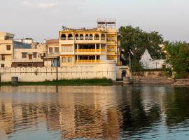 Young Monk Hostel Udaipur - Jaydurg Haveli，位于乌代浦的酒店