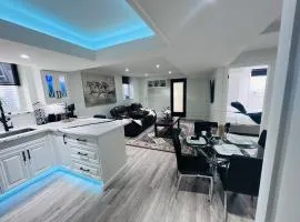 Luxury 2 Bedroom 2Bathroom Modern B Apartment in Ajax, Toronto