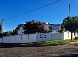 Oppihoek Gastehuis，位于克龙斯塔德的酒店