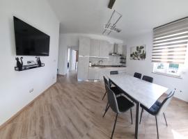 Sunny CentralApartment -3 bedrooms ,Private Parking，位于蒙法尔科内的酒店