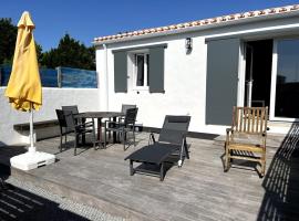 Charmante maison en bord de mer，位于LʼÉpine的酒店