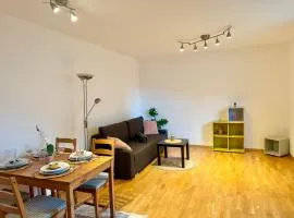 Happy Home near Airport - Free Parking