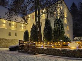 Anna，位于米尔科的度假村