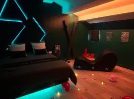 Suite craz'in Love Room, jacuzzi, cinéma, Camargue