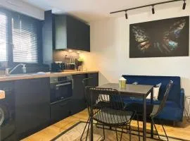 L'Effet Papillon by Madame Conciergerie