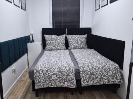 Różana Piątka ul Oporowska 22 A，位于库特诺的酒店