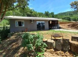 Casa 2 quartos próximo à praia em Itapema