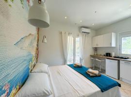 Reginas studios & apts-Bougainvillea Studio Suite Fiscardo with Private Terrace，位于费斯卡尔德宏的酒店