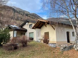 Cottage Grundschera Engadin，位于布莱尔的酒店