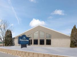 谷市阿美瑞辛酒店，位于Valley City的带泳池的酒店