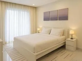 Private 1BHK Top-Floor Apartment at Ghubrah Beach