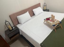 Linda casa e aconchegante próx ao lago Diacuí，位于雅塔伊的酒店