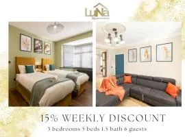 Large 3-Bed House Perfect for Groups Sleeps 6