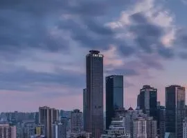 云端51高空全江景酒店