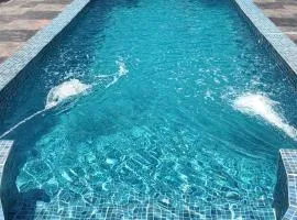 Modern 1 bedroom with Pool & Workspace, Mayinga