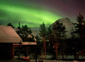 Modern cottage in Skibotn，位于Fossmo的酒店