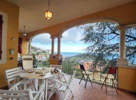 Il Portico sul Mare, Villa con Parking and WiFi，位于Ranzi的酒店
