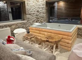 Cedar Wood Cabin，位于Áno Polídhrosos的酒店