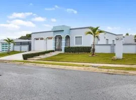 Zaturn Residence Modern 3BR Home with Private Pool