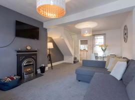 Hastings House - Modern 2 Bedroom House in Central Luton & Near Airport，位于卢顿的酒店