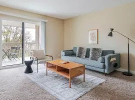 Blueground Foster City pool nr Bay Trail SFO-2119