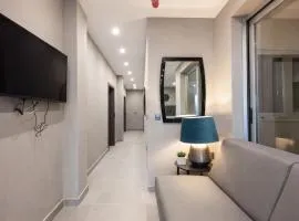 Comfortable Five Bedroom Five Bathroom Holiday Home by 360 Estates
