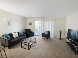 Modern 2BR2BA Extended Stay Discounts