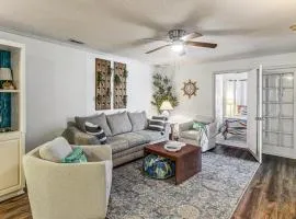 Golf Cart & Pool Access! Condo in Myrtle Beach