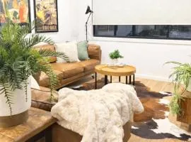 2BR Charlestown Guesthouse Coastal Views Breakfast