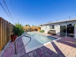 Game Room, Patio! Lake Worth Beach Family Retreat
