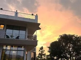 Estillo -River touch, Mountain view