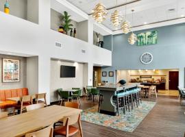 奇普瓦瀑布汉普顿套房酒店 ，位于奇珀瓦福尔斯的酒店