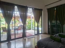 Zen Space Nesat，位于Phumĭ Chroŭy Svay的带停车场的酒店