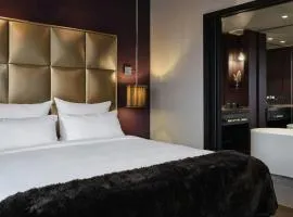 Roomers Frankfurt Central, Autograph Collection