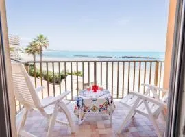 Appartamento con Vista Mare mozzafiato ed accesso diretto sulla Spiaggia