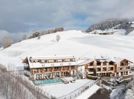 Sonus Alpis - Adults Only，位于卡斯特尔罗托的酒店