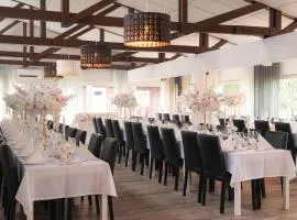 乐泊拉姆披酒店