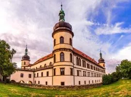 Zámek v Kostelci nad Černými lesy