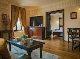 Luxury Mocioni Square Suite with Scenic Views