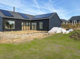 Gorgeous Home In Frørup With Private Swimming Pool, Can Be Inside Or Outside，位于Frørup的酒店