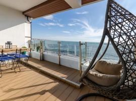 Casa dos Cotas - Amazing Seaside Apartment with Balcony，位于卡斯卡伊斯的酒店