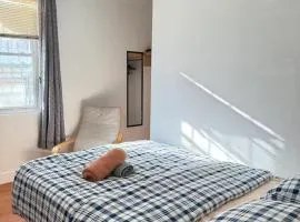 Cozy private room in downtown Flushing