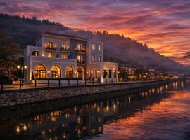 Mountain Pine Luxury Suites，位于弗洛里纳的酒店