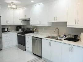 Large Family Favorite Spacious 6-Bedroom Home