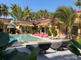Pinky Bungalows Resort & Villa，位于高兰的酒店