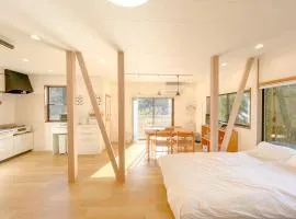 川の音を聴きながら非日常体験を-伊豆の川辺に佇む小さなアパート-一人旅歓迎