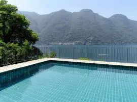 Silken Escape - Pool and Lake View - by MyHomeInComo